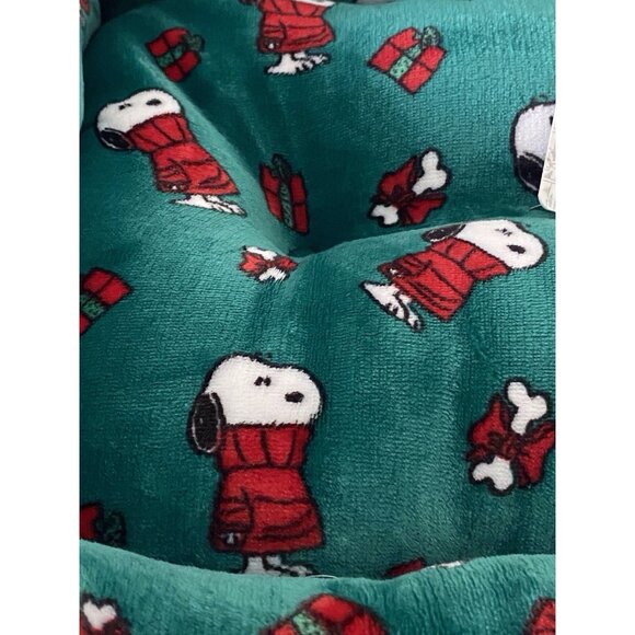 Peanuts Snoopy Small Dog Cat Pet Cozy Cuddler Bed Christmas Holiday Green NEW - Picture 5 of 15